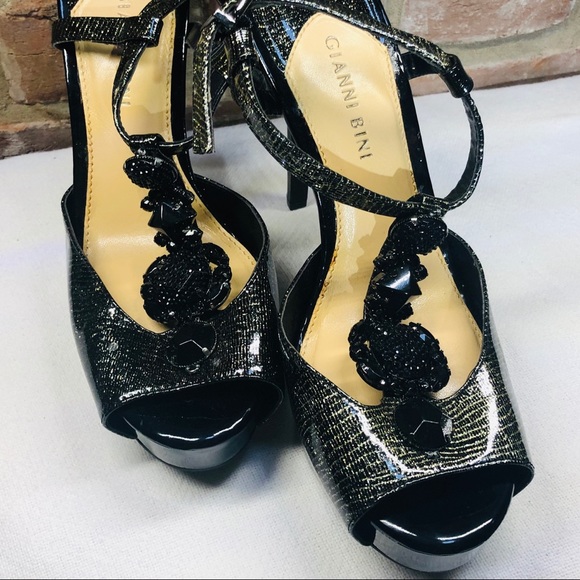 NWOT Black Leather Designer Heels - Picture 4 of 9